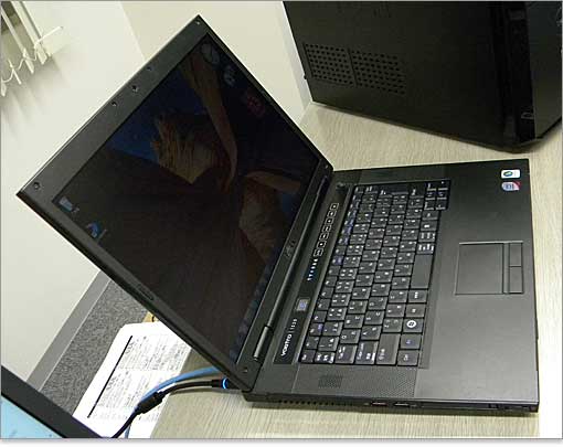 カッチリしたデザイン