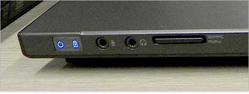 電源とバッテリー状況を示すライト