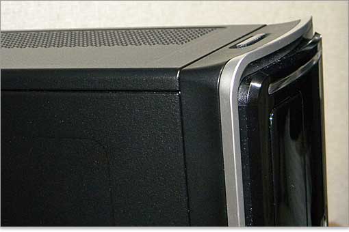 前面が少し反りあがったデザイン