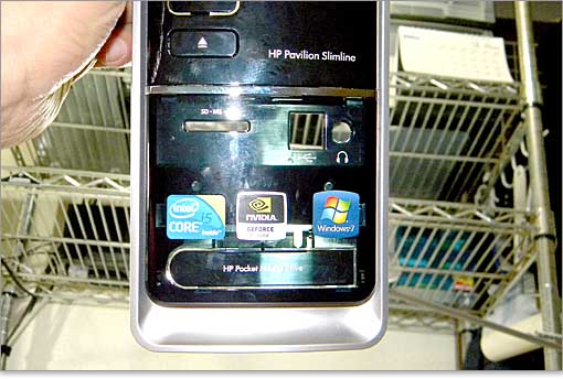 フロントカバーが一部半透明になっています。