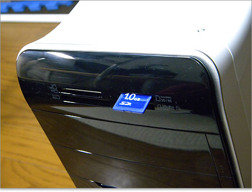 19規格対応カードスロット標準装備。