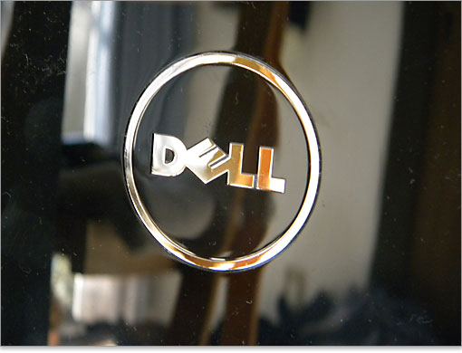 メッキ加工されたDELLロゴ。