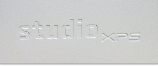 エンボス加工されたStudio XPSのロゴがあります。