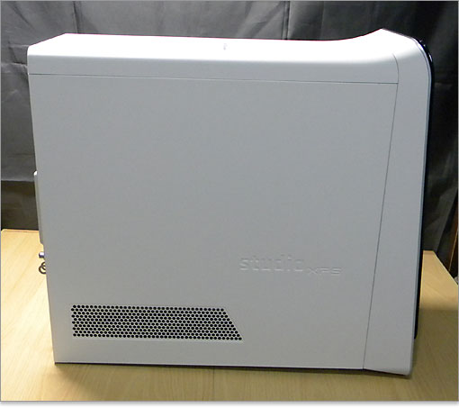 Studio XPS 8000の左側面をチェックします。