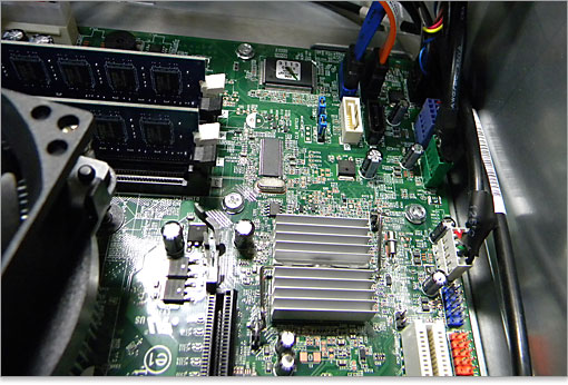 Studio XPS 8000のチップセットであるP55 Express