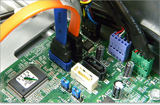 HDDにはSATA規格が採用