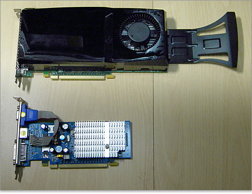 ロープロファイル型のグラフィックカードと比較。