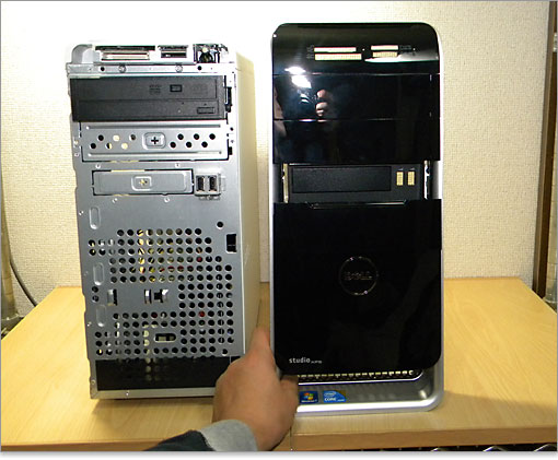 フロントパネルを外した状態。