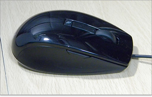 でもここのポジションは人間工学的に操作しづらい場所だと思います。