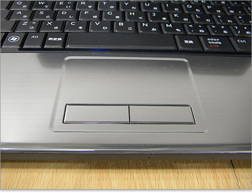 、メタルデザインです。