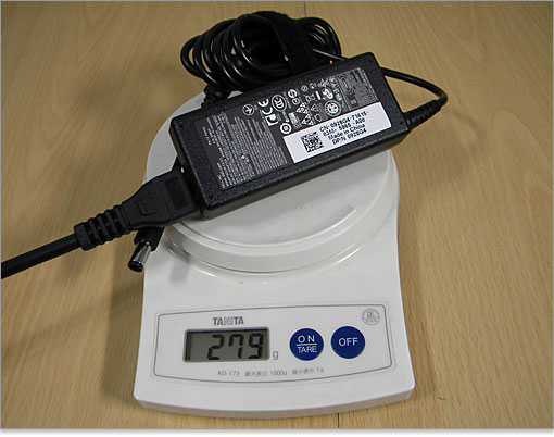 重量は279g。