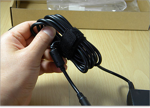 結束バンドでまとめてあります。