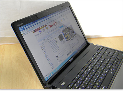 従来のノートパソコンより視野角が広く感じ