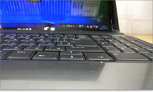 キーストロークが浅く感じます。