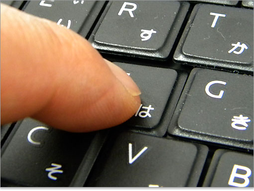 キーストロークが浅く感じます。