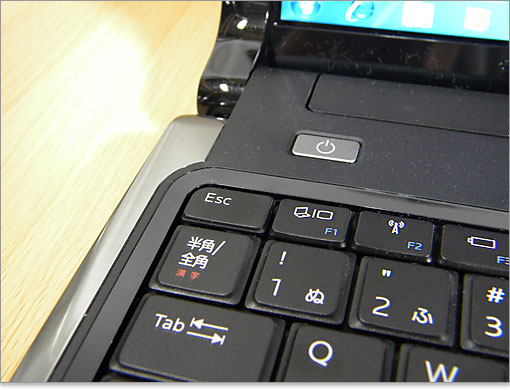 LEDで発光するようなボタンではありません。