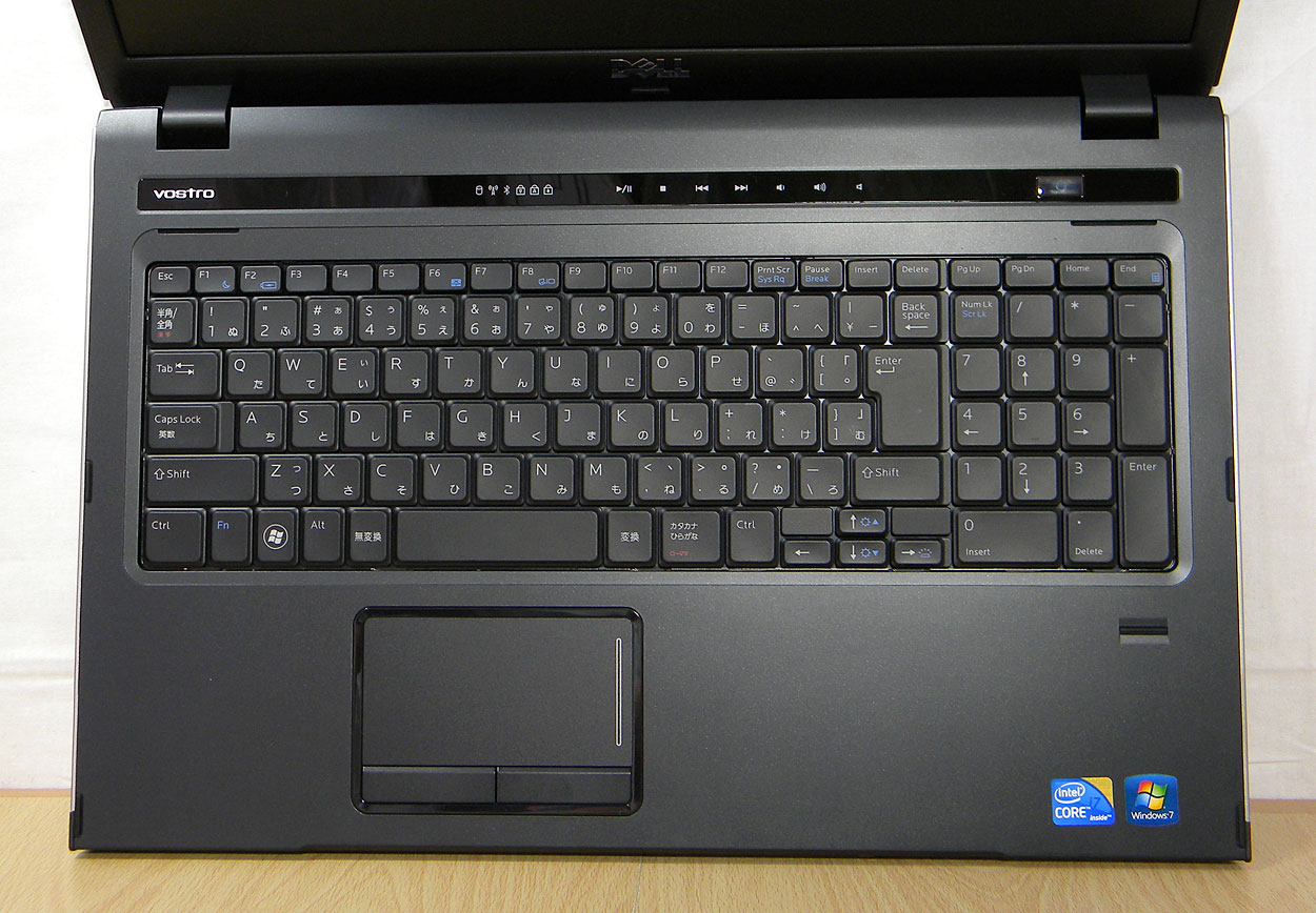 DELL Vostro 3700のキーボード特大写真。