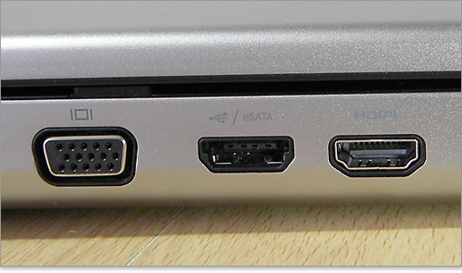 HDMI端子の様子。