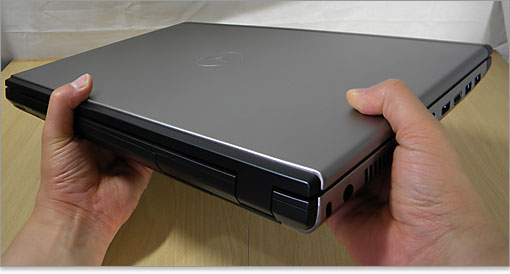 背面の厚みで35mmほど。