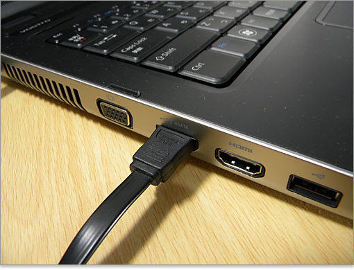USBよりもeSATA端子が高速で便利です。