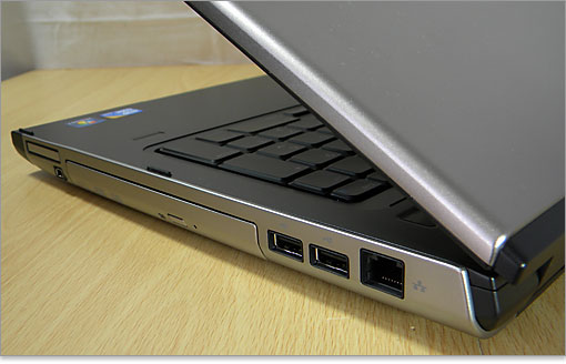 後方側の端子をチェックします。