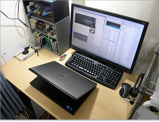 24インチワイドモニタです。