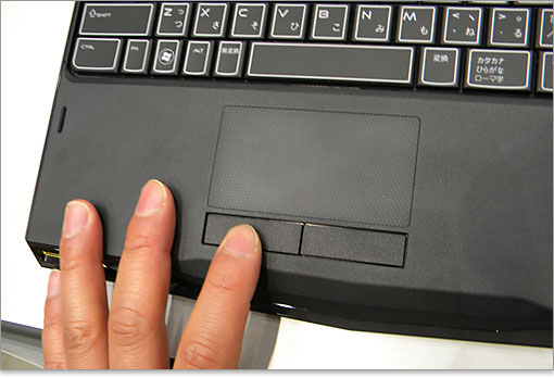 パームレストとタッチパッド