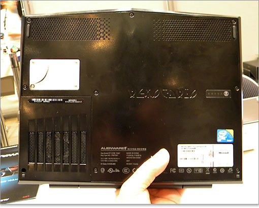 Alienware M11xの底面