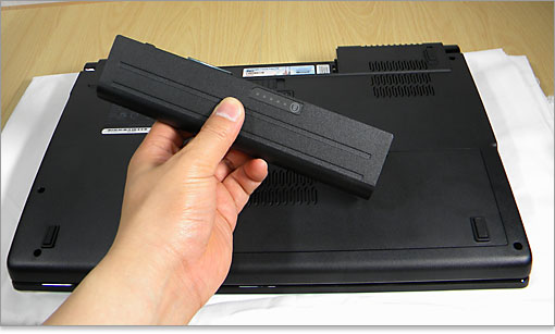 と6セルバッテリーのサイズ比。