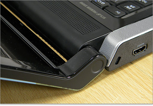 ヒンジの様子をチェック