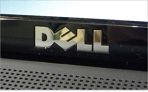 DELLロゴは溝の中に埋まっている加工がされており