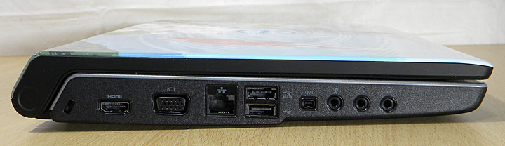 Studio 15が装備する接続端子