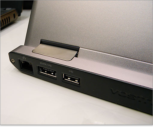 亜鉛強化されたヒンジ