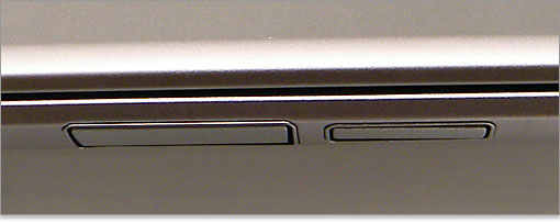 34 mm ExpressCardスロットと、5規格対応メモリカードスロット