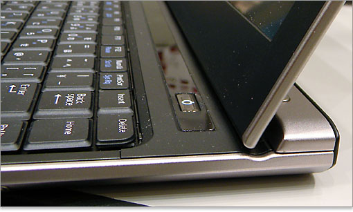 Vostro V13の本体自体