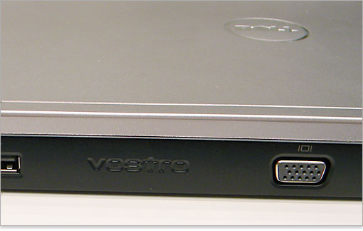 、Vostroの刻印、VGA端子