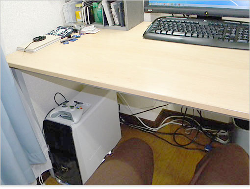 Studio XPS 8000の配置は机の下