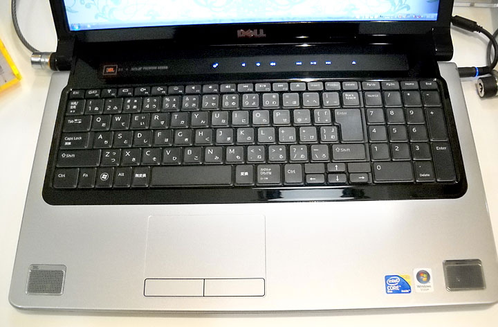 Studio 17のキーボードをレビュー、DELLパソコン