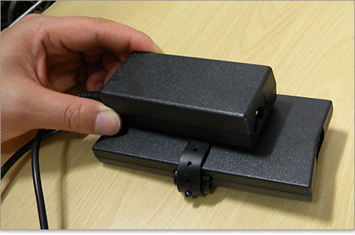 薄くへらべったい形状。