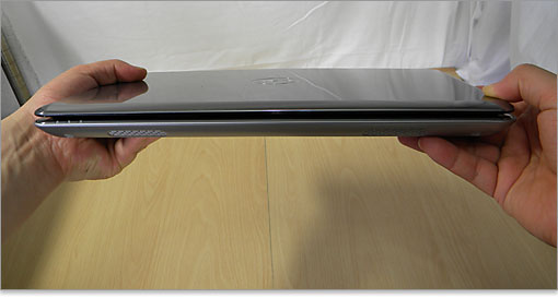 先端の厚みは1センチほど