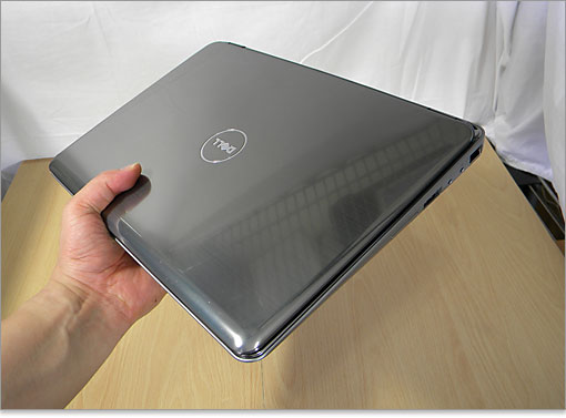 Inspiron N301zの重量は約1.8kg
