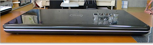 正面には端子は無し。