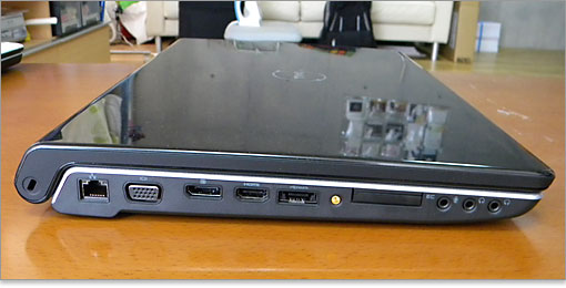 Studio 17の左側面インターフェース