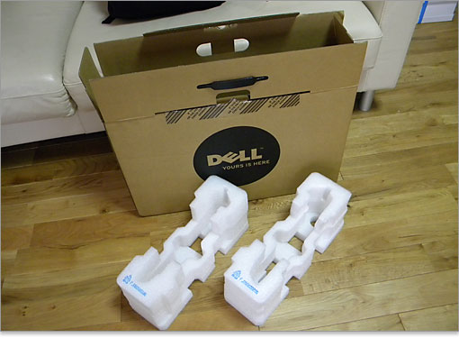 Studio 17本体を固定する緩衝材