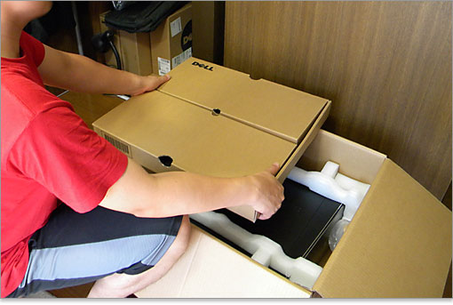 付属品の入った箱をどける