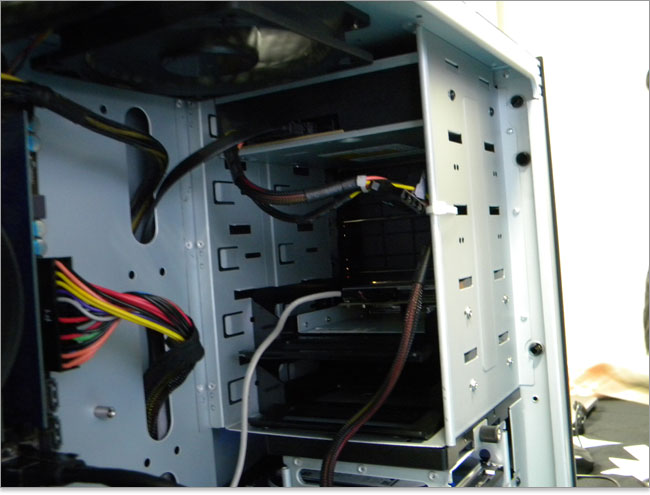 光学ドライブを5台も搭載