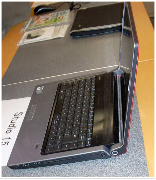 dell studio 15���ʎʐ^