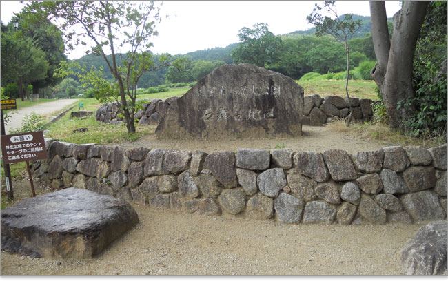 日本最大の方形墳石舞台古墳