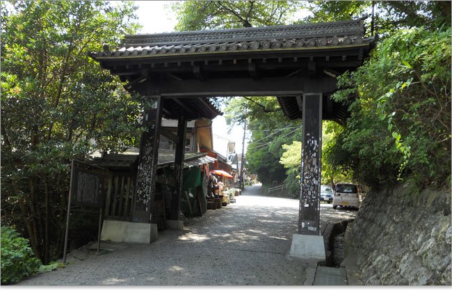 吉野山-総門である黒門