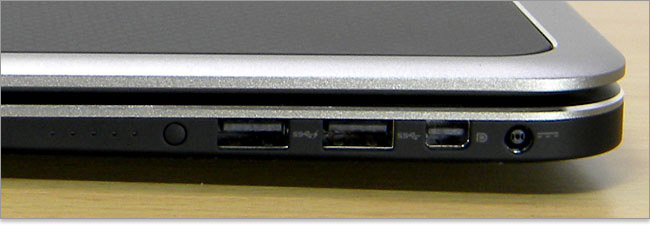 USB3.0端子はPowerShare USB仕様。